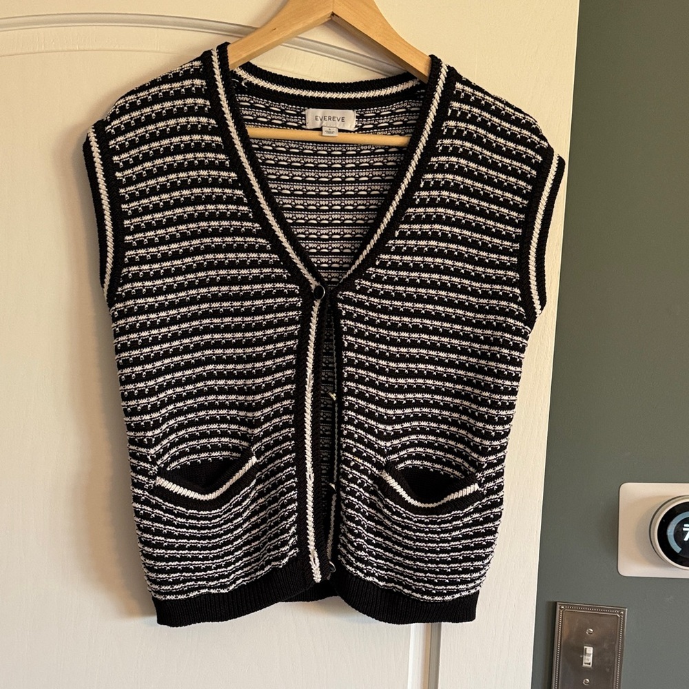 Evereve  black and White Women's Sweater Vest